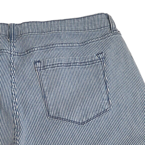 Women Croft Barrow Blue Pin Striped 36 In Waist Stretch Bermuda Shorts Size 14 - Picture 6 of 6